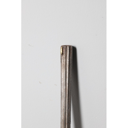 8 - AN OMANI GUN BARREL OF UNUSUAL FLUTED FORM. A 117 cm long gun barrel of a type known as Abu Fitilia ... 