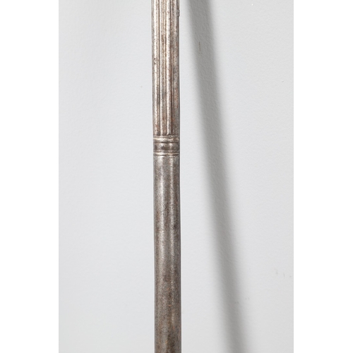 8 - AN OMANI GUN BARREL OF UNUSUAL FLUTED FORM. A 117 cm long gun barrel of a type known as Abu Fitilia ... 