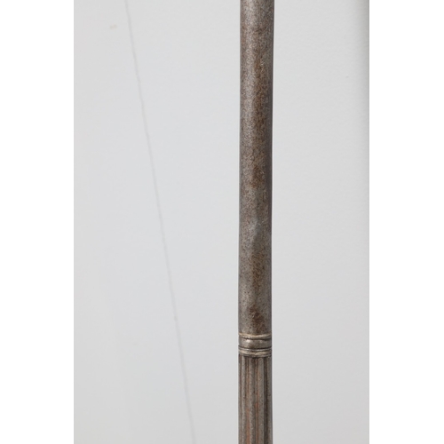 8 - AN OMANI GUN BARREL OF UNUSUAL FLUTED FORM. A 117 cm long gun barrel of a type known as Abu Fitilia ... 