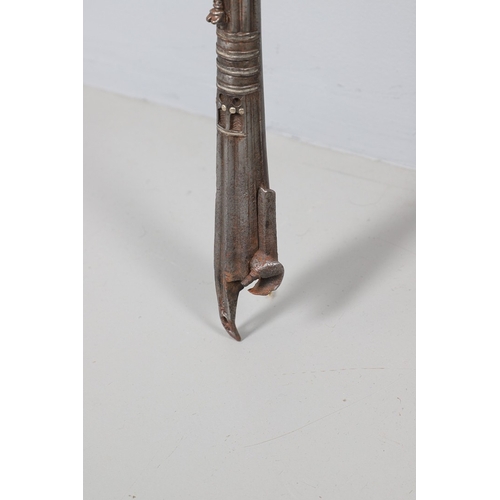 8 - AN OMANI GUN BARREL OF UNUSUAL FLUTED FORM. A 117 cm long gun barrel of a type known as Abu Fitilia ... 
