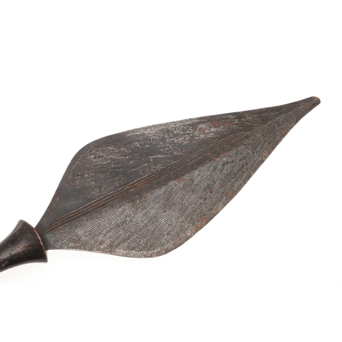 97 - AN AFRICAN KNIFE OF THE NGALA A BANTU OR BANGALA PEOPLE. The 26 cm spear shaped blade with three nar... 
