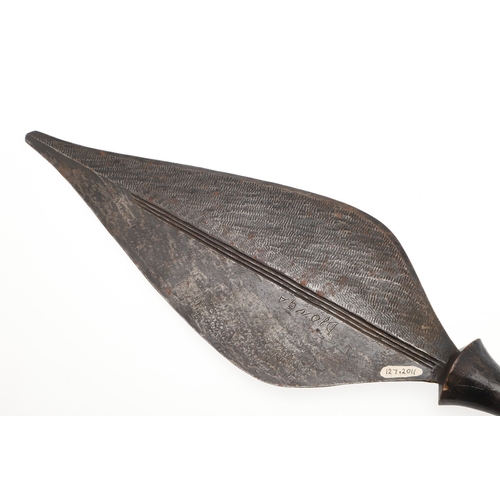 97 - AN AFRICAN KNIFE OF THE NGALA A BANTU OR BANGALA PEOPLE. The 26 cm spear shaped blade with three nar... 