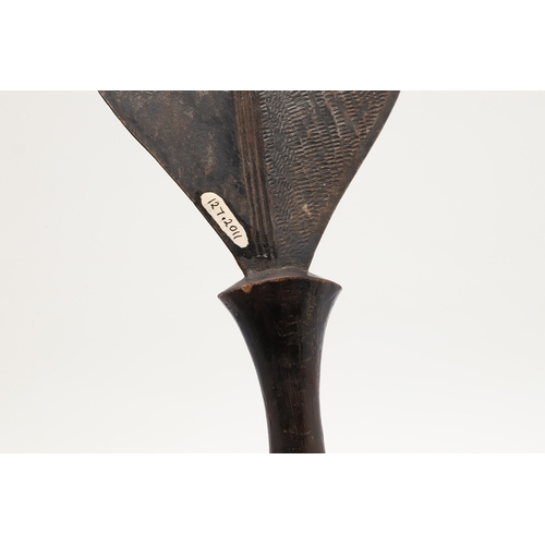 97 - AN AFRICAN KNIFE OF THE NGALA A BANTU OR BANGALA PEOPLE. The 26 cm spear shaped blade with three nar... 