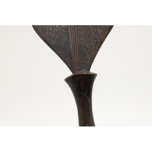 97 - AN AFRICAN KNIFE OF THE NGALA A BANTU OR BANGALA PEOPLE. The 26 cm spear shaped blade with three nar... 