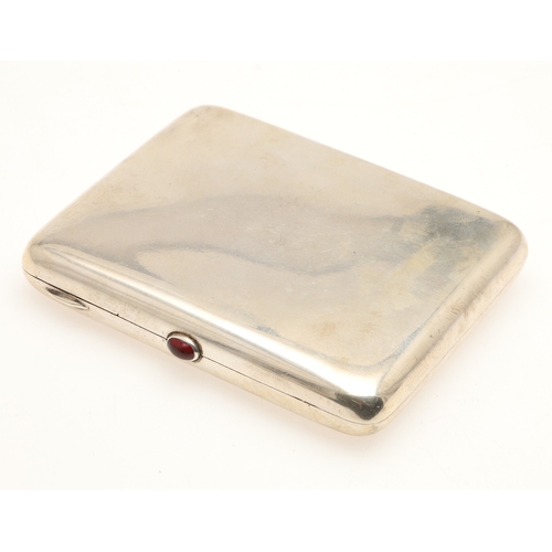 101 - AN EARLY 20TH CENTURY RUSSIAN 84 ZOLOTNIK SILVER CIGARETTE CASE. Early 20th century, of rounded rect... 