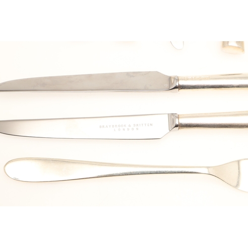 19 - AN ELIZABETH II SILVER FLATWARE SET. To include: 
4 x Serving Spoons (Length 20.5cm)
8 x Table Spoon... 