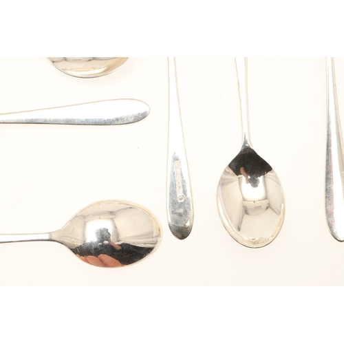 19 - AN ELIZABETH II SILVER FLATWARE SET. To include: 
4 x Serving Spoons (Length 20.5cm)
8 x Table Spoon... 