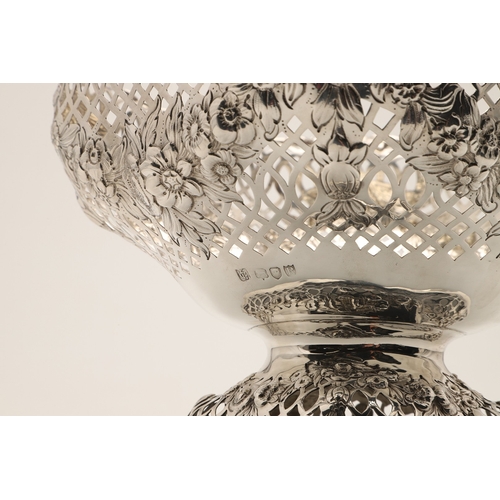 30 - A DECORATIVE VICTORIAN SILVER TABLE CENTRE PEDESTAL BOWL. Of shaped oval form, with lobed sides, pie... 