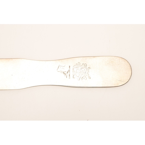 60 - A VICTORIAN IRISH SILVER PAGE TURNER. With crest and monogram engraved to the handle, hallmarked Dub... 