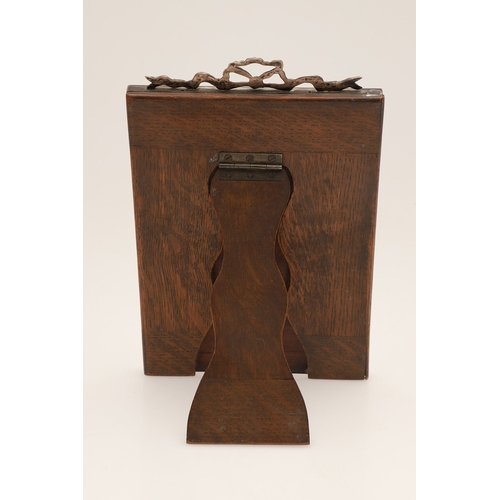 73 - A LATE EDWARDIAN SILVER EASEL DESK MIRROR. The engine turned rectangular frame with inset bevelled e... 