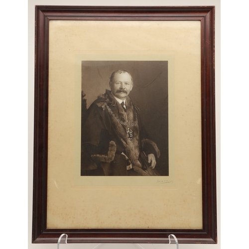 75 - A SILVER TROPHY CUP FOR THE ST LEONARDS SEA ANGLING CLUB. The silver trophy cup (Height excluding ba... 