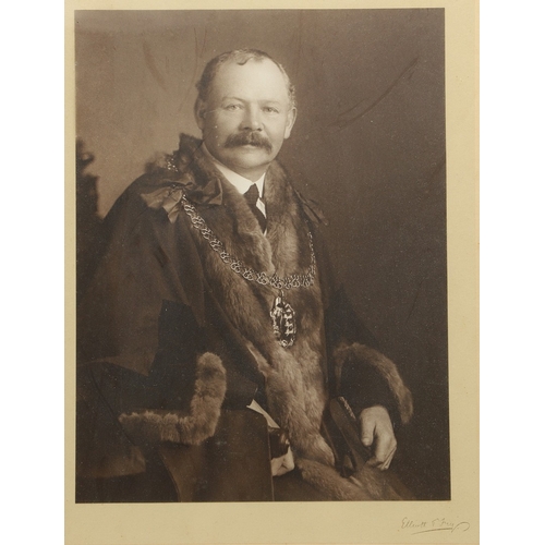 75 - A SILVER TROPHY CUP FOR THE ST LEONARDS SEA ANGLING CLUB. The silver trophy cup (Height excluding ba... 