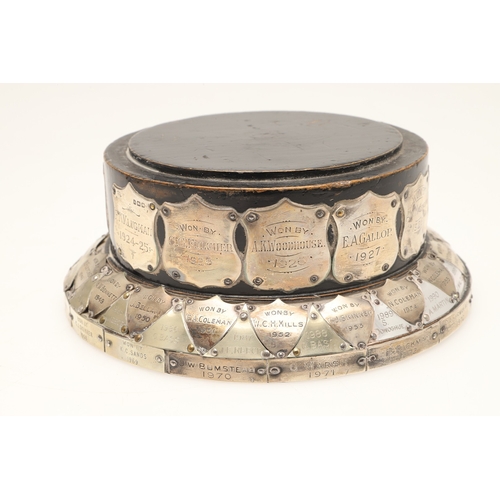 75 - A SILVER TROPHY CUP FOR THE ST LEONARDS SEA ANGLING CLUB. The silver trophy cup (Height excluding ba... 