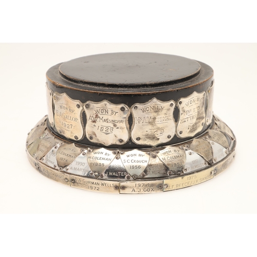 75 - A SILVER TROPHY CUP FOR THE ST LEONARDS SEA ANGLING CLUB. The silver trophy cup (Height excluding ba... 