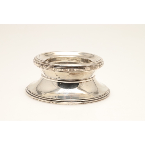 76 - A PAIR OF CARR'S OF SHEFFIELD GLASS AND SILVER FACED CANDLESTICKS AND A SILVER CANDLE STAND. The pai... 