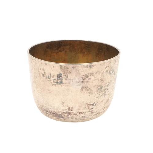 80 - A GEORGE II SILVER TUMBLER CUP. Height 5cm x Diameter 6.5cm, hallmarked John Payne, London, 1752. We... 