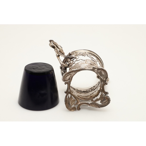 90 - AN EDWARDIAN SILVER TWIN-HANDLED CREAM PAIL BY WILLIAM COMYNS. In the rococo taste, the twin flying ... 