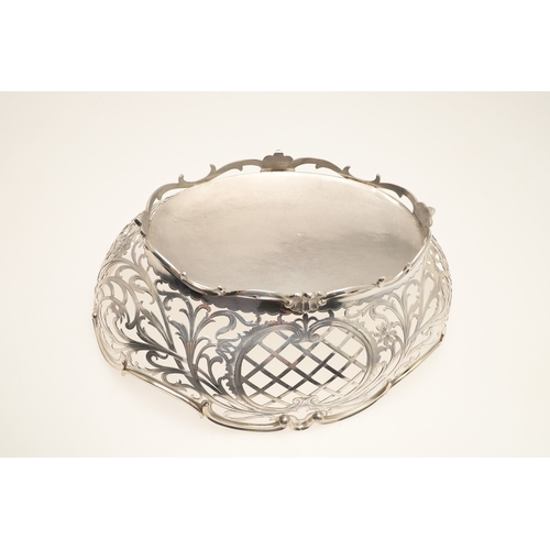 98 - A DUTCH SILVER BREAD BASKET. Of shaped oval form, decorated with pierced foliate scrolls and lattice... 
