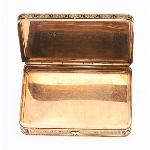 122 - A SWISS GOLD SNUFF BOX WITH MUSICAL MOVEMENT. Rectangular with rounded corners and engine turned dec... 