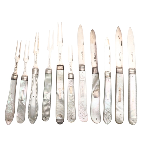 141 - SIX 19TH C. SILVER POCKET FORKS AND FIVE POCKET KNIVES. hallmarked and mounted in mother of pearl.