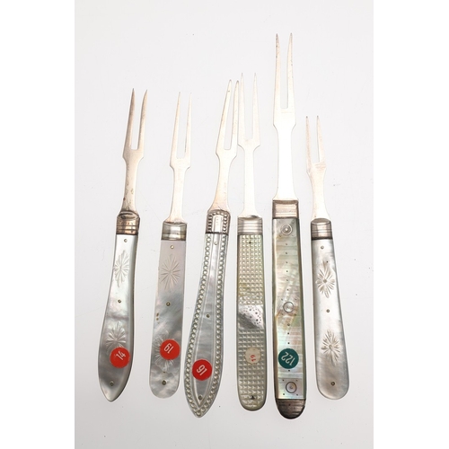 141 - SIX 19TH C. SILVER POCKET FORKS AND FIVE POCKET KNIVES. hallmarked and mounted in mother of pearl.