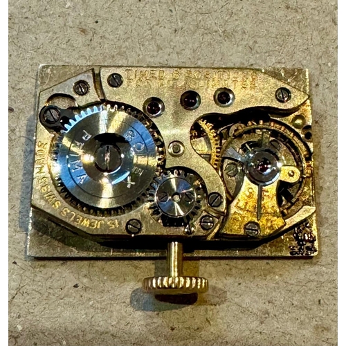 206 - A 9CT GOLD CHRONOMETER MECHANICAL WRISTWATCH BY ROLEX. the signed rectangular-shaped dial with Arabi... 