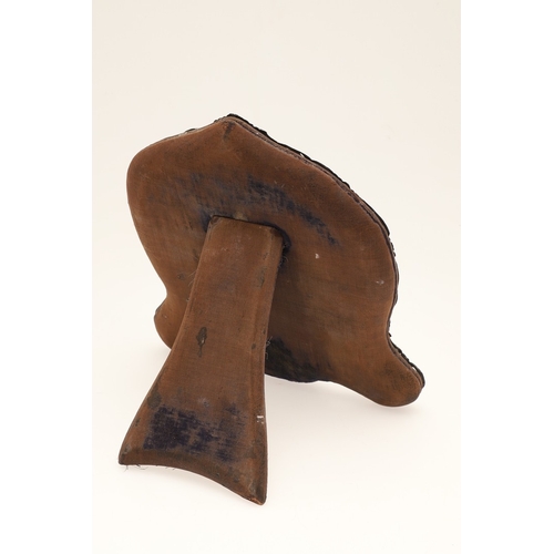 56 - AN EDWARDIAN SILVER ART NOUVEAU STYLE TABLE MIRROR. Of shaped form, the bevelled edge heart shape mi... 