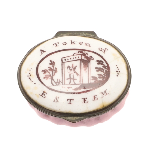 95 - AN 18TH CENTURY STAFFORDSHIRE BILSTON ENAMEL PILL BOX. The cover with 'A Token of Esteem' with desig... 
