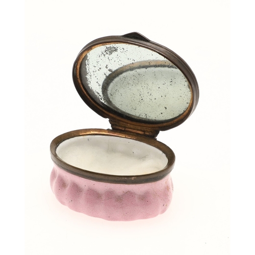 95 - AN 18TH CENTURY STAFFORDSHIRE BILSTON ENAMEL PILL BOX. The cover with 'A Token of Esteem' with desig... 