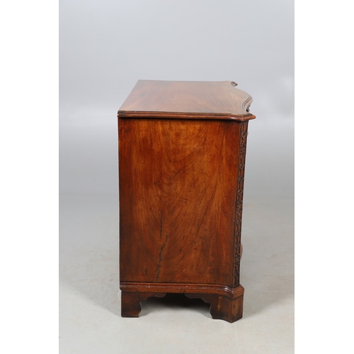 465 - A GEORGE III MAHOGANY SERPENTINE CHEST OF DRAWERS, CIRCA 1750. the top with moulded edge above brush... 