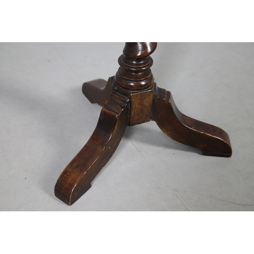 468 - AN 18TH CENTURY WALNUT CANDLESTAND (MARRIAGE). the octagonal oyster veneered to a spiral column and ... 