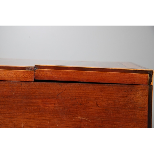 494 - A FINE GEORGE III GENTLEMAN'S MAHOGANY AND BOXWOOD STRUNG WASHSTAND. the crossbanded top opening to ... 