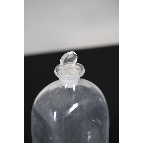 494 - A FINE GEORGE III GENTLEMAN'S MAHOGANY AND BOXWOOD STRUNG WASHSTAND. the crossbanded top opening to ... 