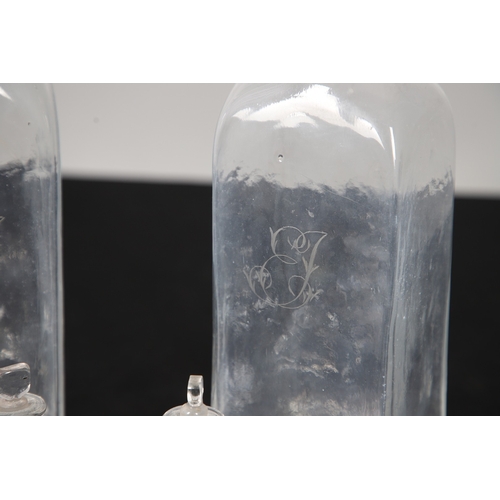 494 - A FINE GEORGE III GENTLEMAN'S MAHOGANY AND BOXWOOD STRUNG WASHSTAND. the crossbanded top opening to ... 