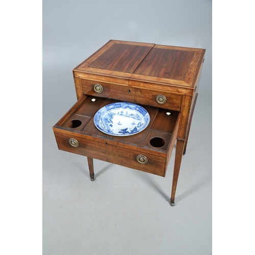 494 - A FINE GEORGE III GENTLEMAN'S MAHOGANY AND BOXWOOD STRUNG WASHSTAND. the crossbanded top opening to ... 