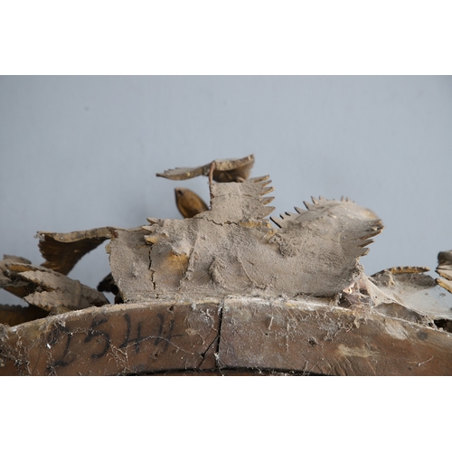 535 - A LARGE 19TH CENTURY GILT GESSO OVAL WALL MIRROR. the tripple section plate to a wire mounted gilt g... 