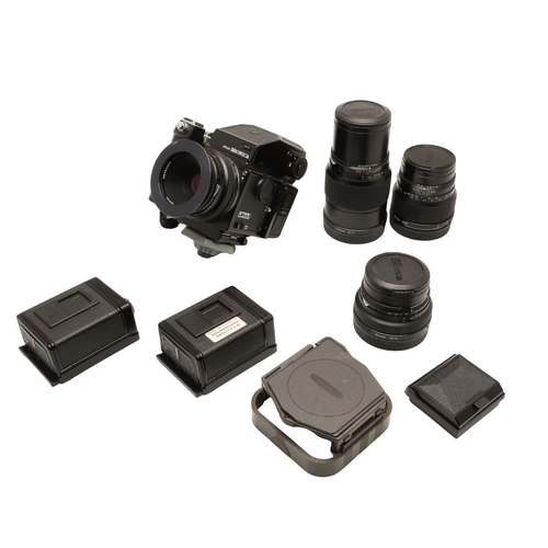 570 - ZENZA BRONICA CAMERA, LENSES & ACCESSORIES. A Zenza Bronica ERTS camera, with an attached Zenzanon l... 