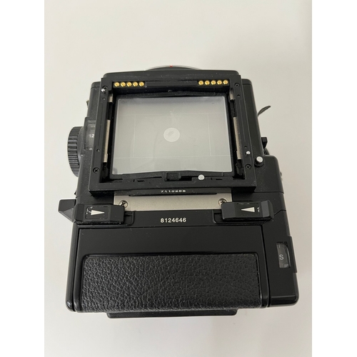 570 - ZENZA BRONICA CAMERA, LENSES & ACCESSORIES. A Zenza Bronica ERTS camera, with an attached Zenzanon l... 