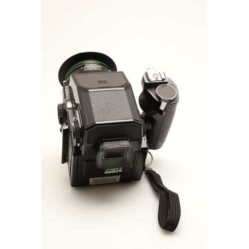 570 - ZENZA BRONICA CAMERA, LENSES & ACCESSORIES. A Zenza Bronica ERTS camera, with an attached Zenzanon l... 