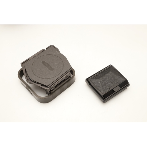 570 - ZENZA BRONICA CAMERA, LENSES & ACCESSORIES. A Zenza Bronica ERTS camera, with an attached Zenzanon l... 