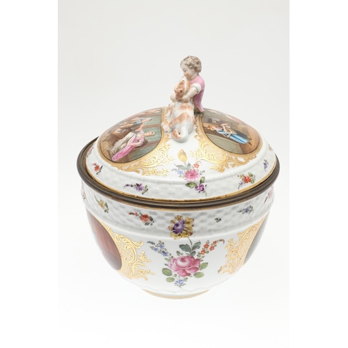 640 - LARGE GERMAN PORCELAIN BOWL & COVER. A late 19thc bowl and cover, with oval panels painted with a va... 