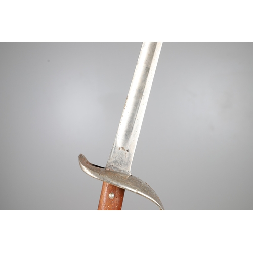 100 - AN 1890 PATTERN CAVALRY TROOPERS SWORD AND SCABBARD. With an 87 cm slightly curved and pointed blade... 