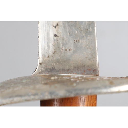 100 - AN 1890 PATTERN CAVALRY TROOPERS SWORD AND SCABBARD. With an 87 cm slightly curved and pointed blade... 