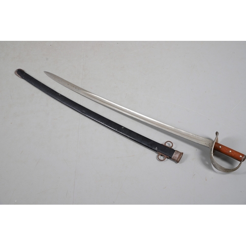 100 - AN 1890 PATTERN CAVALRY TROOPERS SWORD AND SCABBARD. With an 87 cm slightly curved and pointed blade... 