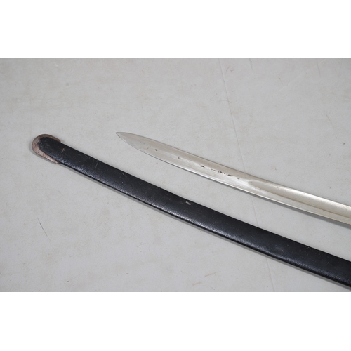 100 - AN 1890 PATTERN CAVALRY TROOPERS SWORD AND SCABBARD. With an 87 cm slightly curved and pointed blade... 