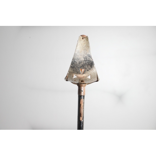 100 - AN 1890 PATTERN CAVALRY TROOPERS SWORD AND SCABBARD. With an 87 cm slightly curved and pointed blade... 