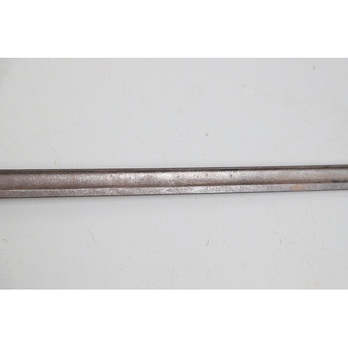 105 - A VICTORIAN NAVAL OFFICER'S SWORD. An 1827 Pattern sword with a 79.5 cm pointed fullered, unsharpene... 