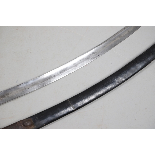 106 - A NINETEENTH CENTURY BRITISH POLICE OFFICER'S SWORD AND SCABBARD. With a 58 cm curved blade with poi... 