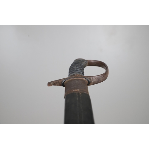 106 - A NINETEENTH CENTURY BRITISH POLICE OFFICER'S SWORD AND SCABBARD. With a 58 cm curved blade with poi... 