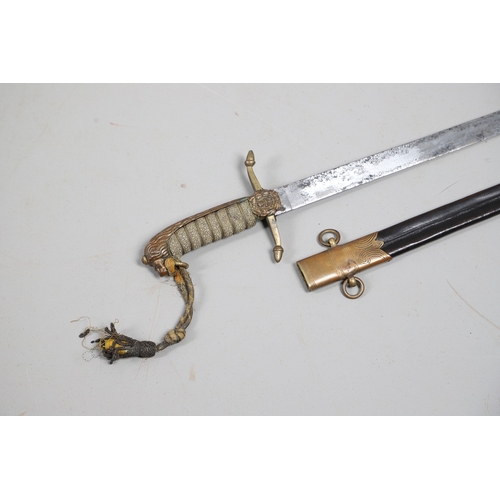 109 - A VICTORIAN MIDSHIPMAN'S DIRK AND SCABBARD. With a 44 cm straight, pointed unfullered blade, the cro... 